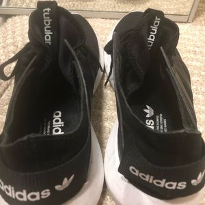 Women’s Adidas Tubular size 8